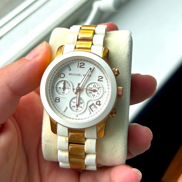 Michael Kors Rose Gold & White Runway Watch - Picture 1 of 7